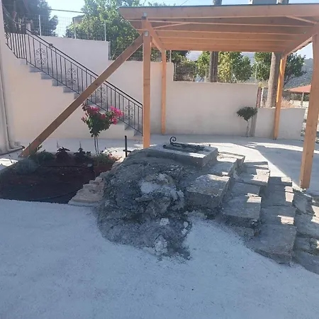 Aura Ionis Spacious House With Amazing Views Hébergement de vacances *